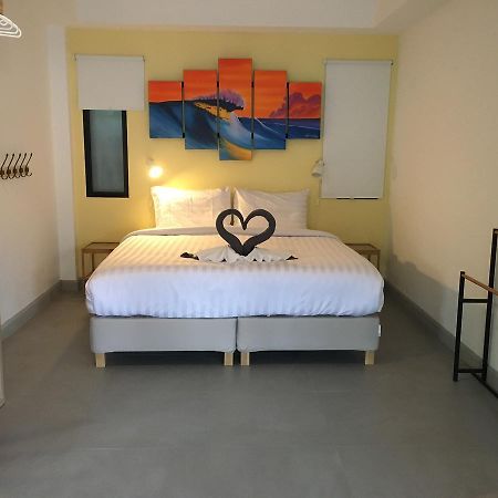Baan Andaman Sea Surf Hotel Patong Exterior photo
