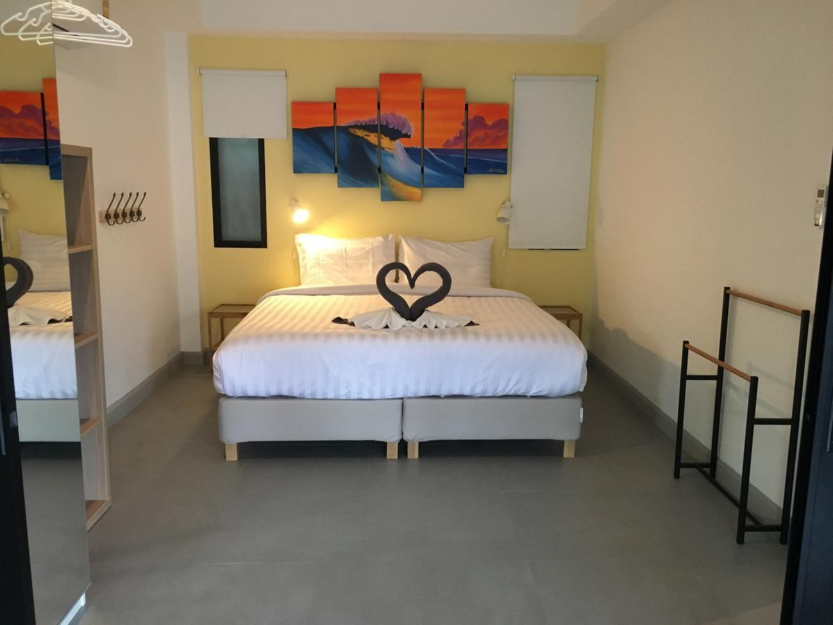 Baan Andaman Sea Surf Hotel Patong Exterior photo