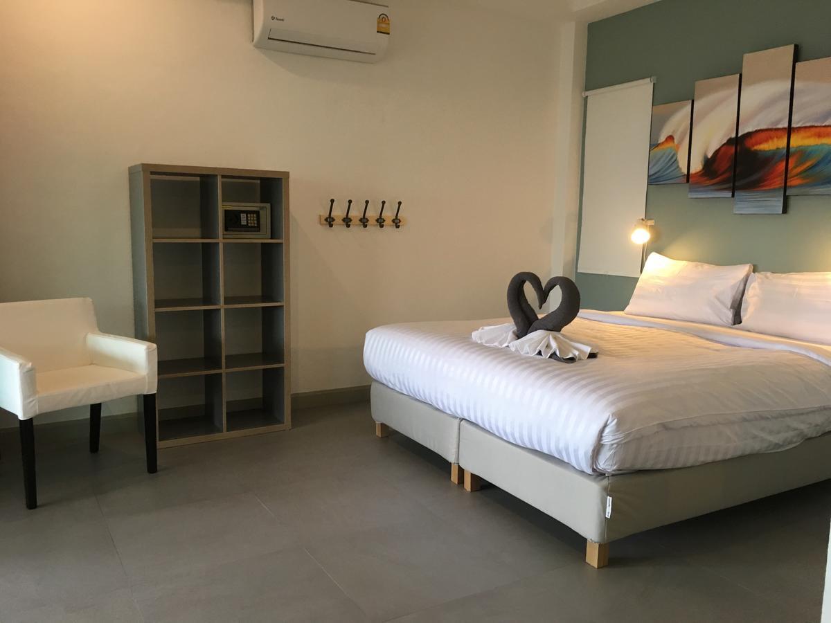 Baan Andaman Sea Surf Hotel Patong Exterior photo
